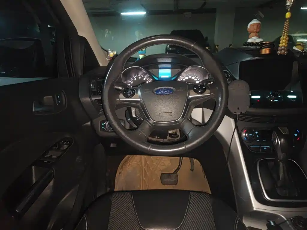 Ford Kuga — миниатюра 11