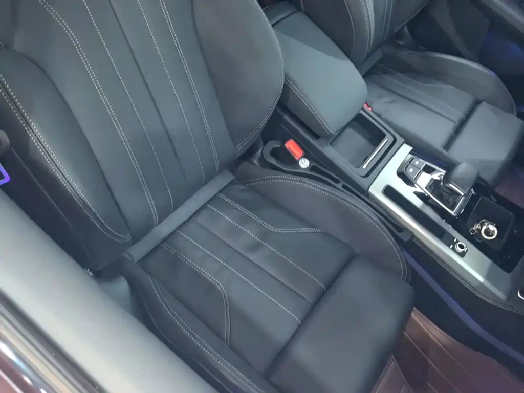 Audi Q5L Sportback — миниатюра 25