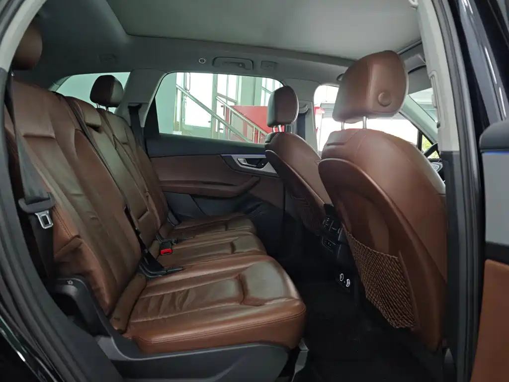 Audi Q7 — миниатюра 15