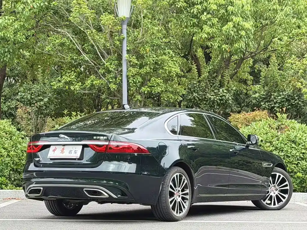 Jaguar XFL — миниатюра 5