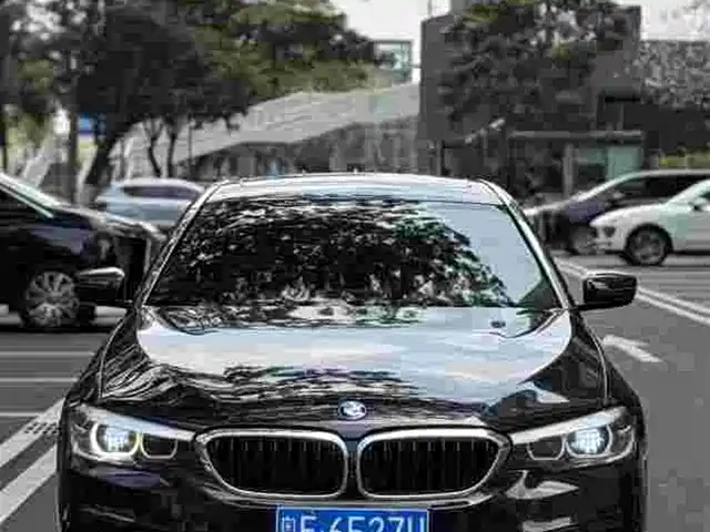 BMW 5 SERIES