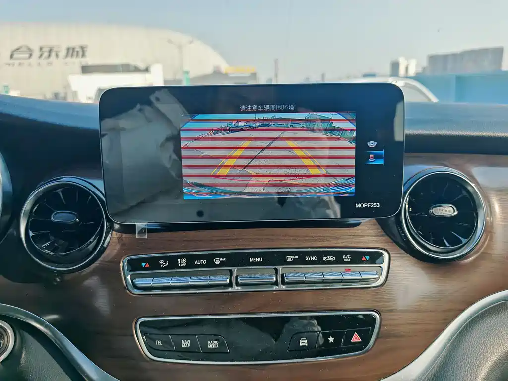 MERCEDES-BENZ V CLASS