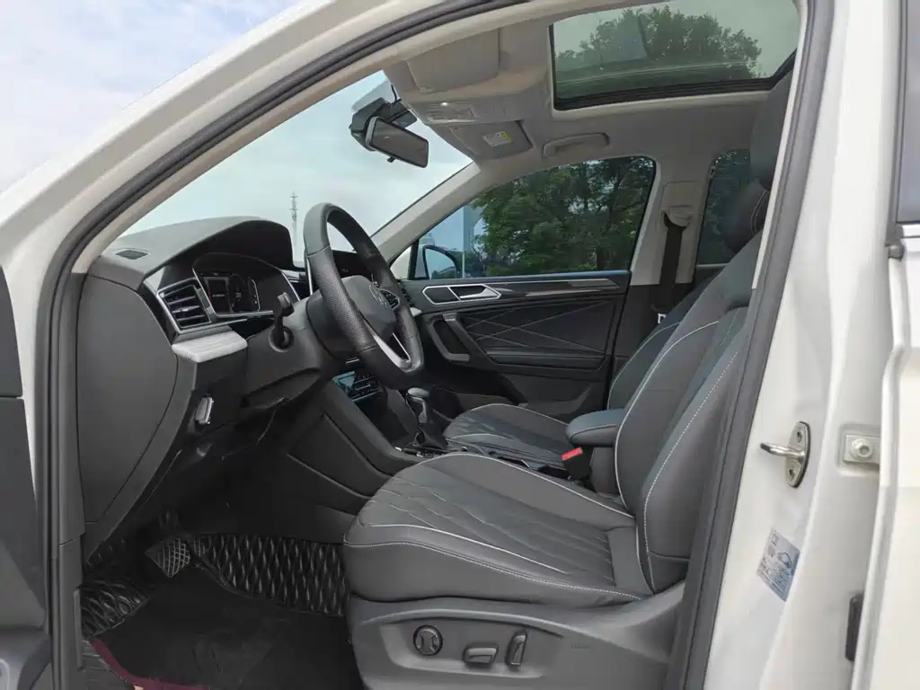Volkswagen Tiguan L — миниатюра 4