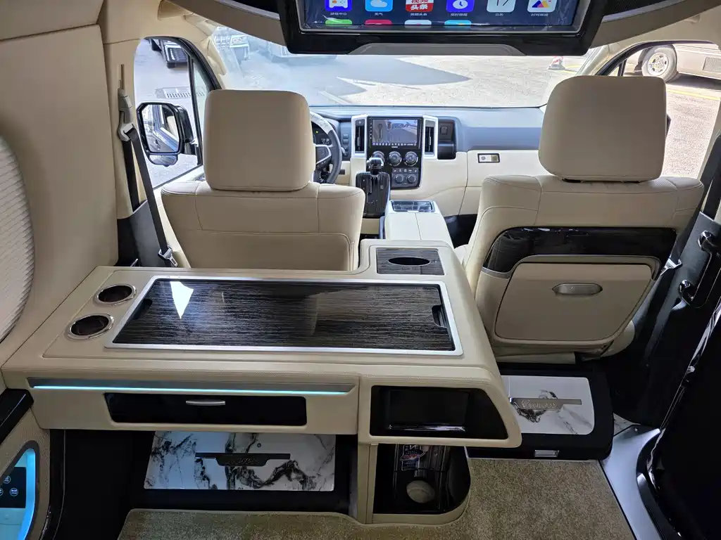Toyota HiAce 2025 3.5L AT