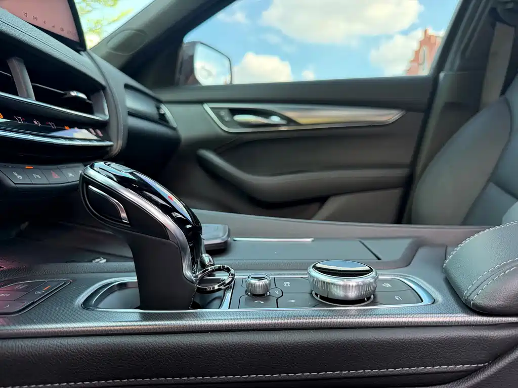 Cadillac CT5 — миниатюра 15