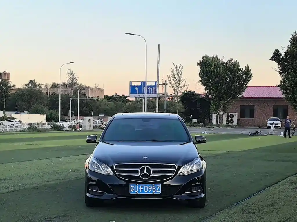 Mercedes-Benz E-Class — миниатюра 2