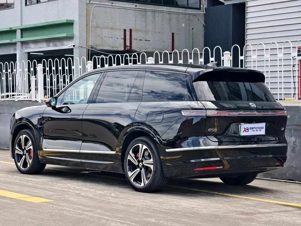 NIO ES8 — миниатюра 5