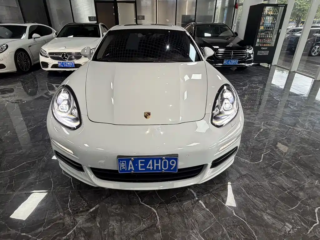 Porsche Panamera — миниатюра 2