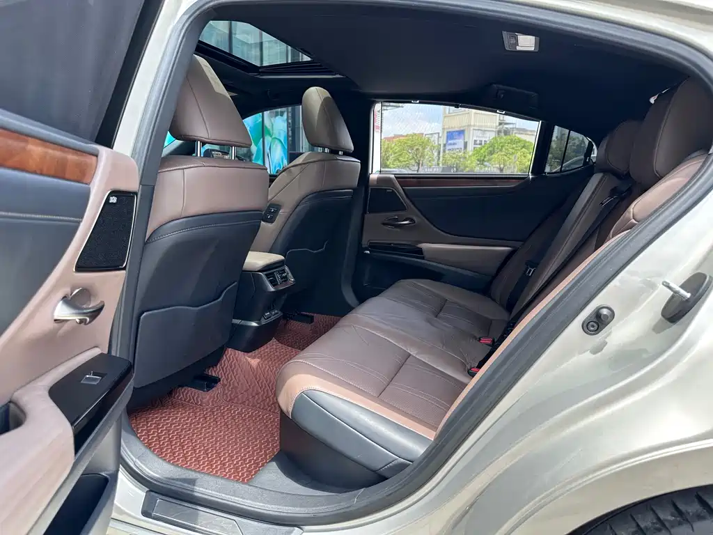Lexus ES — миниатюра 5