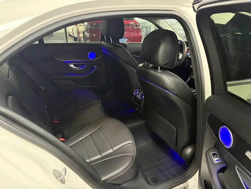 Mercedes-Benz C-Class — миниатюра 13