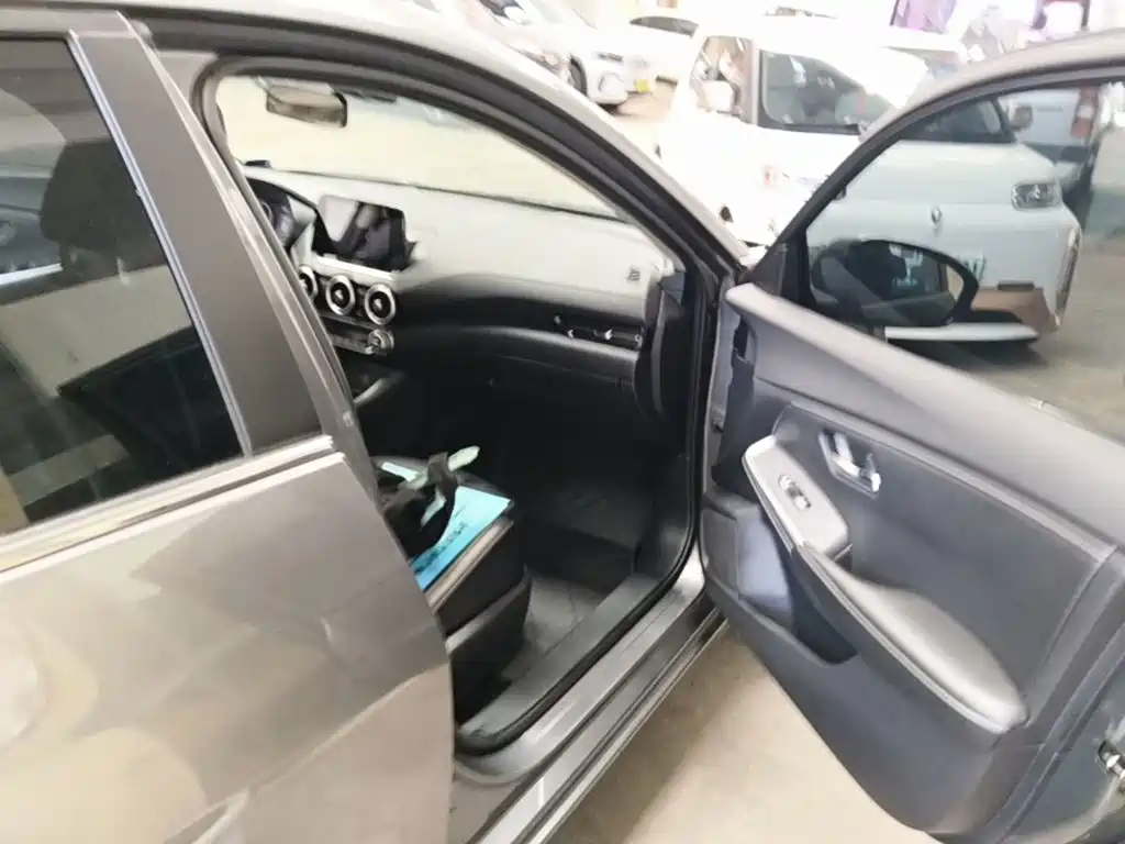 Nissan Sylphy — миниатюра 9
