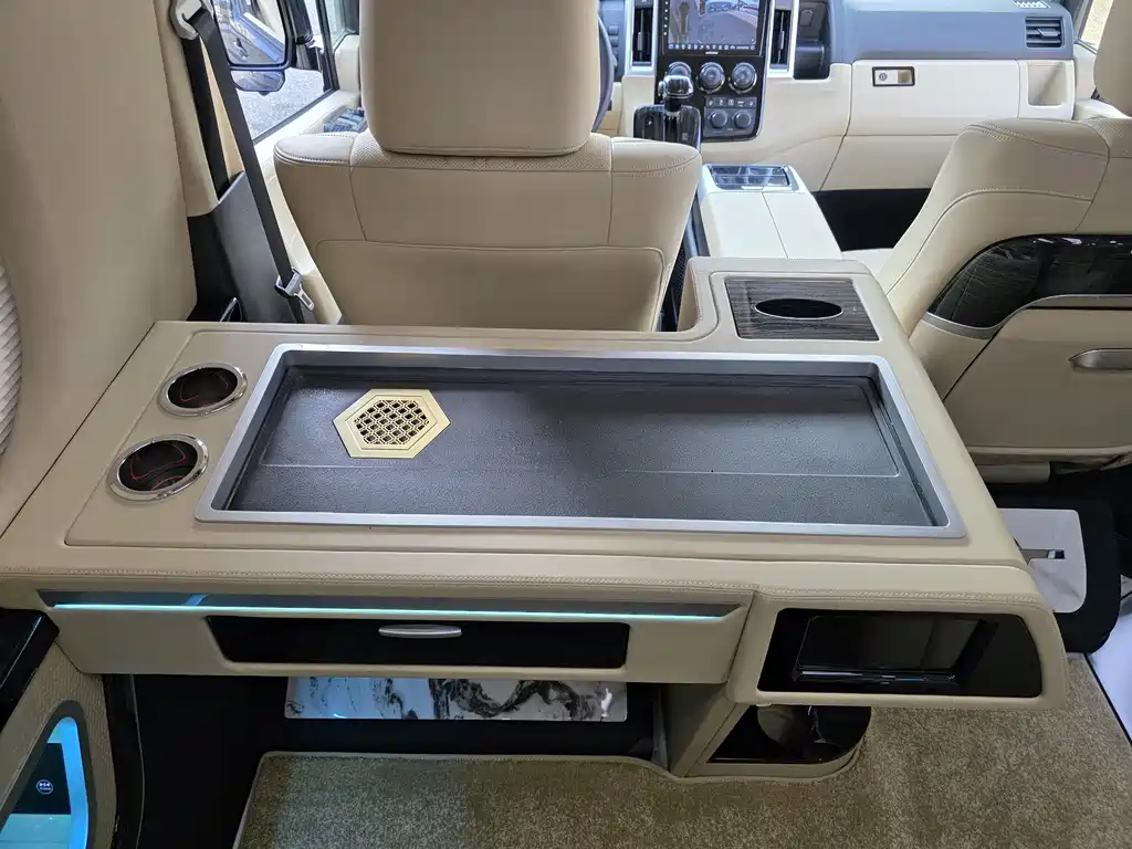 Toyota HiAce 2025 3.5L AT