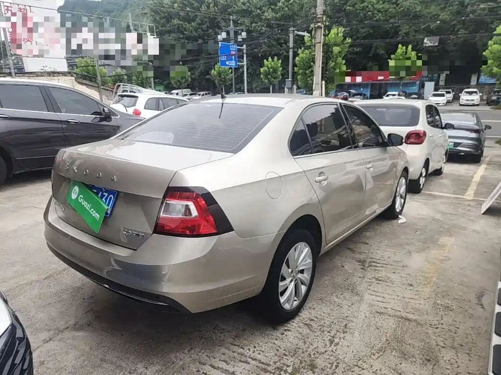 Skoda Rapid — миниатюра 7