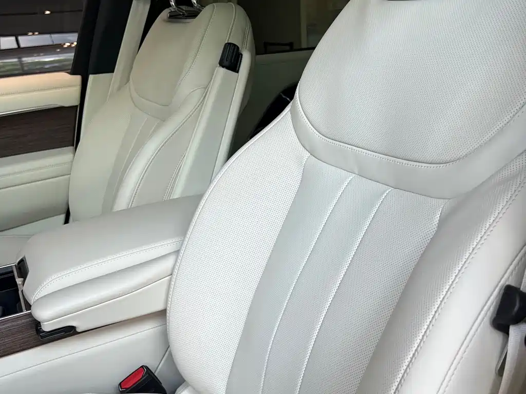 Land Rover Range Rover — миниатюра 5