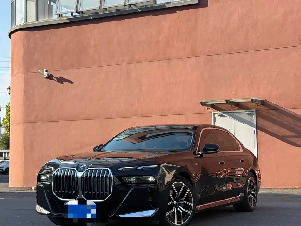 BMW 7 Series — миниатюра 3