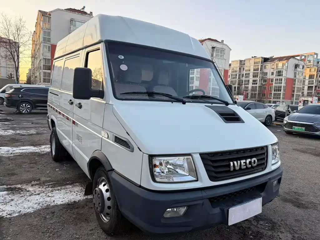 IVECO PROUD