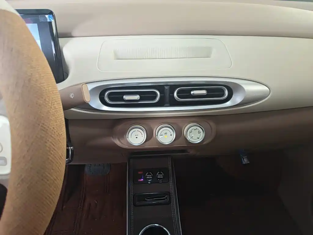 Wuling MINIEV — миниатюра 13
