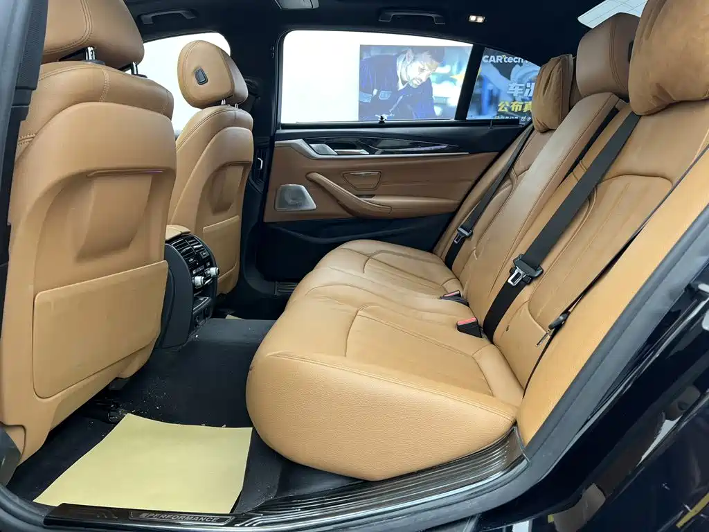 BMW 5 Series — миниатюра 33