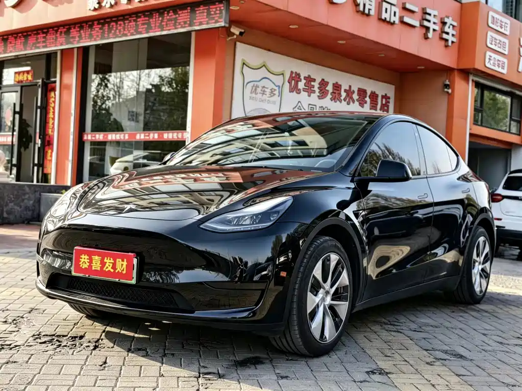 Tesla Model Y 2023