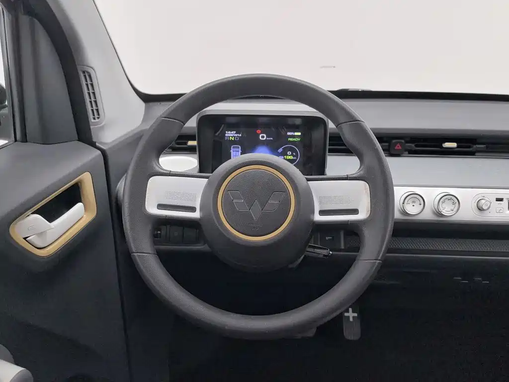 Wuling MINIEV — миниатюра 11