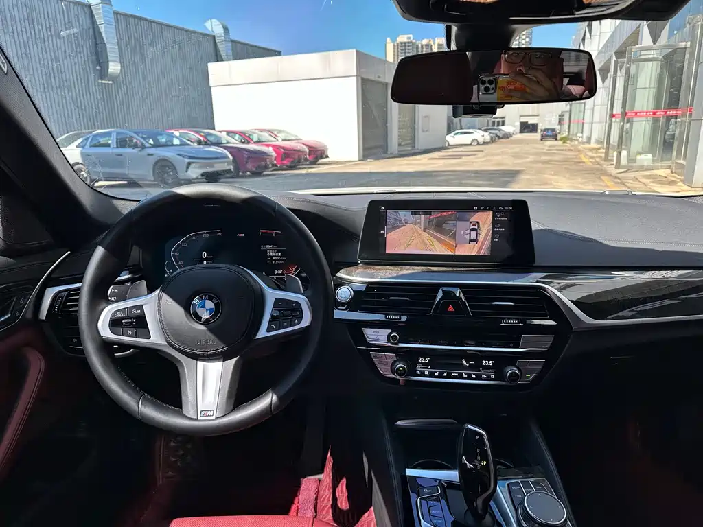 BMW 5 Series — миниатюра 7