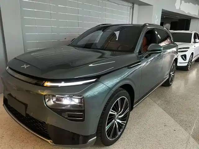 XPeng G9