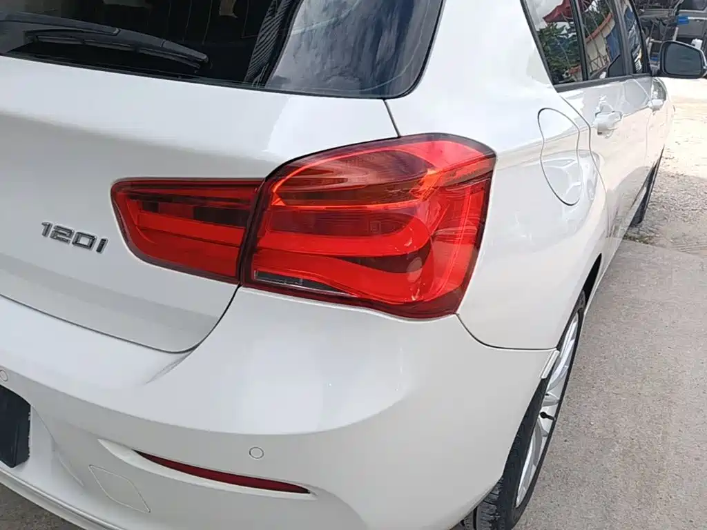 BMW 1 Series (Import) — миниатюра 8