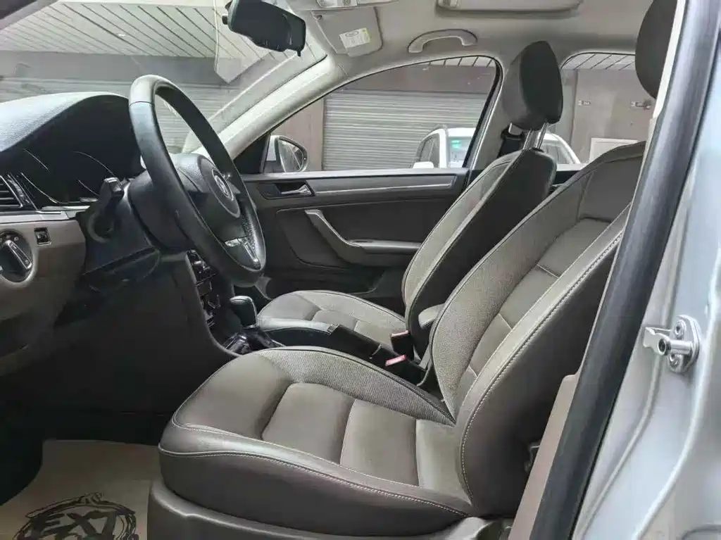 Volkswagen Bora — миниатюра 4