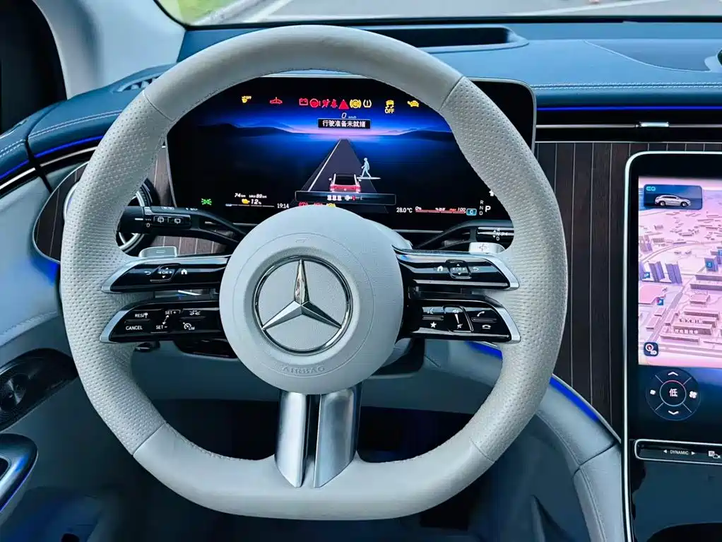 Mercedes-Benz EQE SUV — миниатюра 10