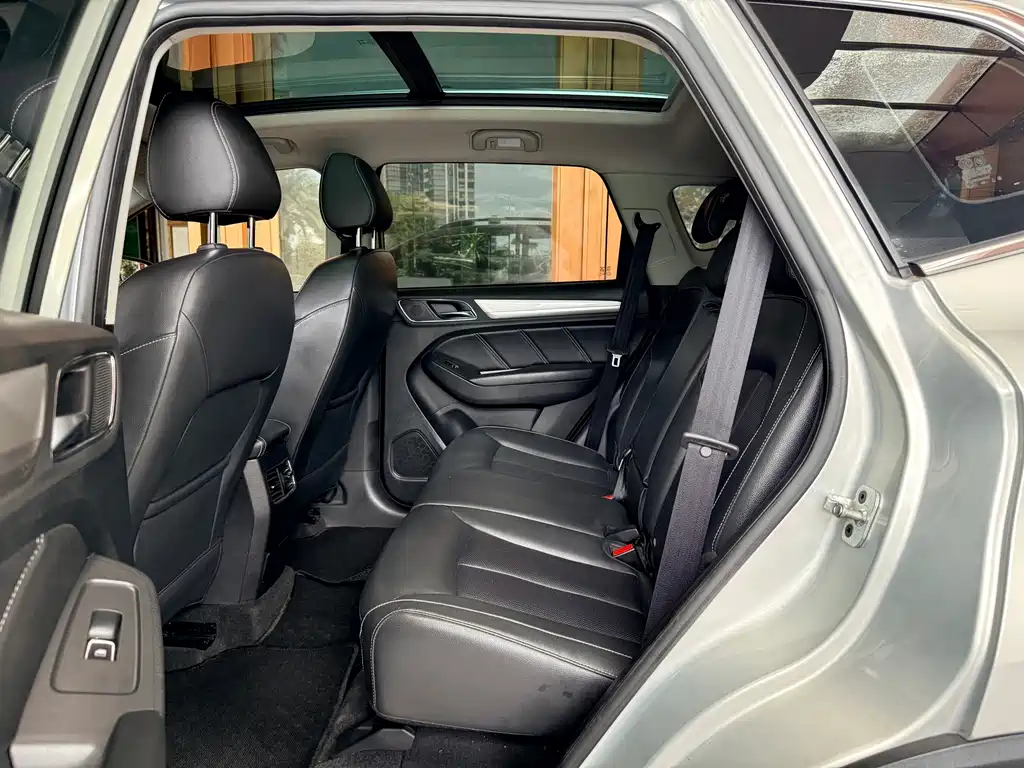 Roewe RX5 New Energy — миниатюра 10