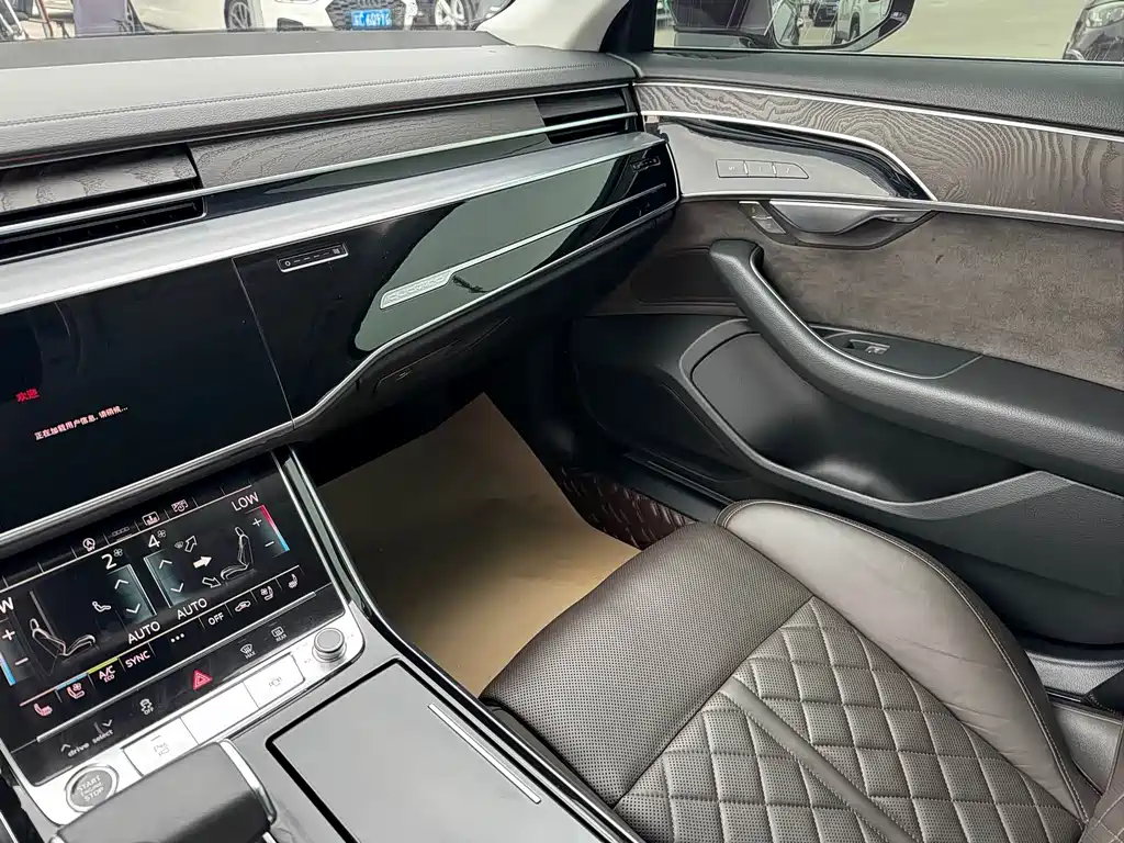 Audi A8 — миниатюра 10