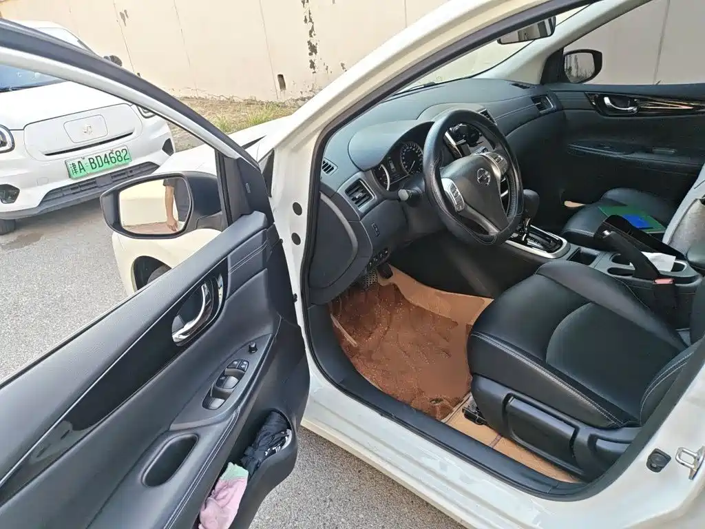Nissan Tiida — миниатюра 17