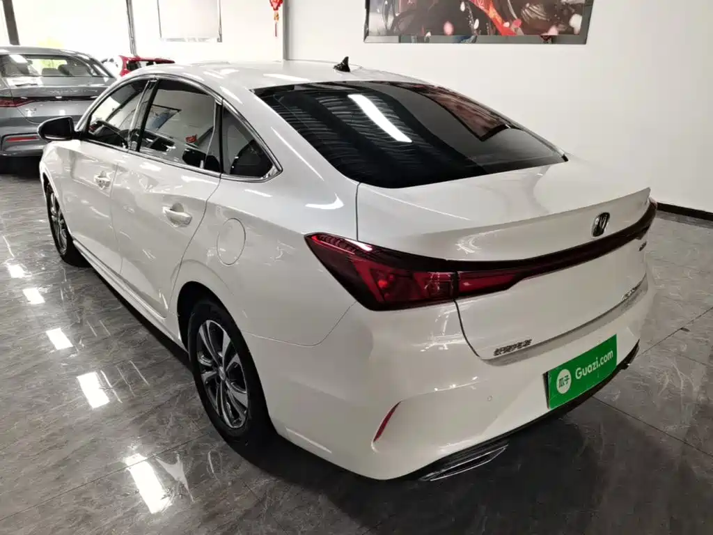 Changan Eado — миниатюра 5
