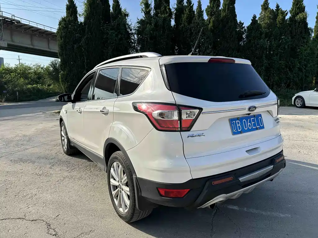 Ford Kuga — миниатюра 5