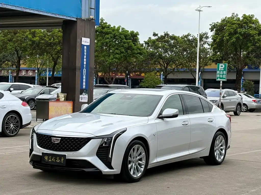 Cadillac CT5 2025