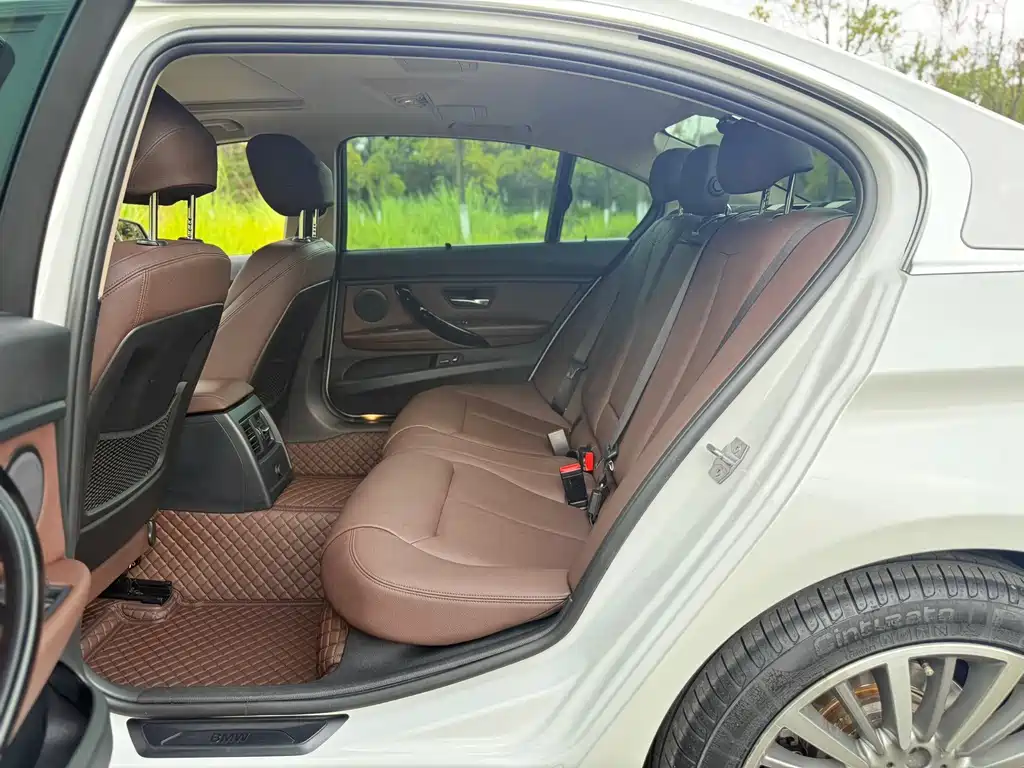 BMW 3 Series — миниатюра 8