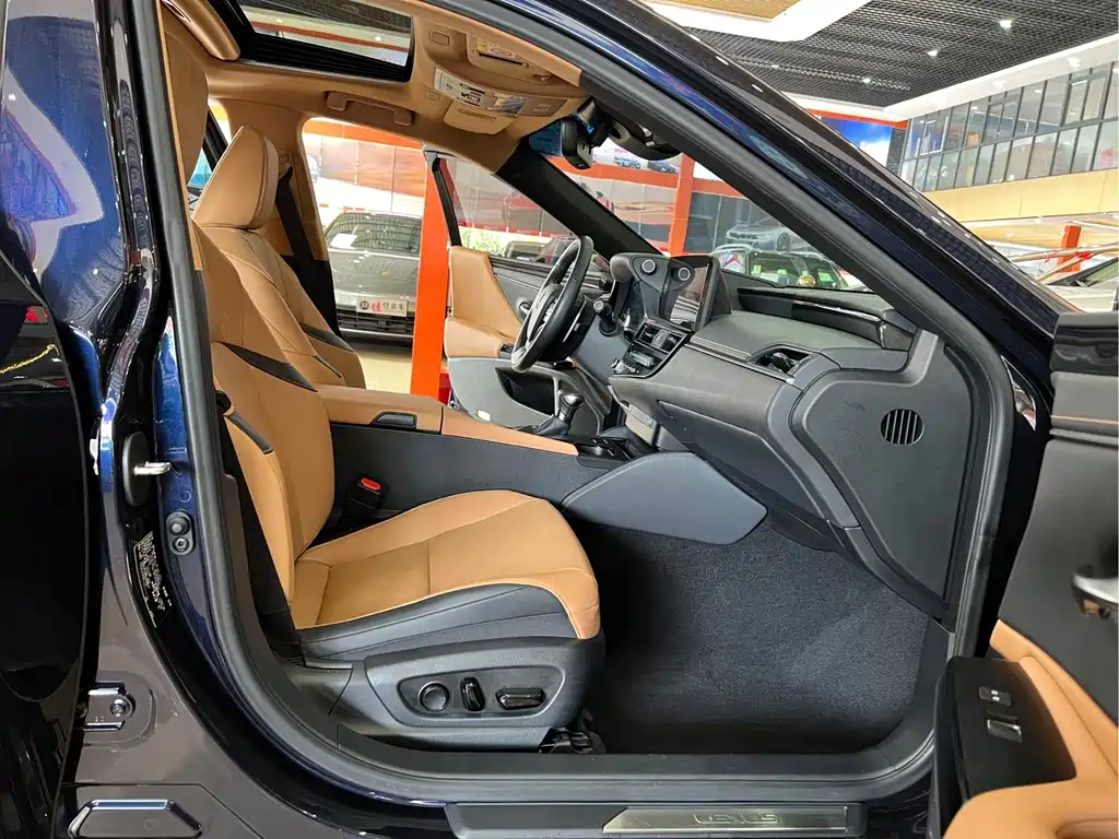Lexus ES — миниатюра 9