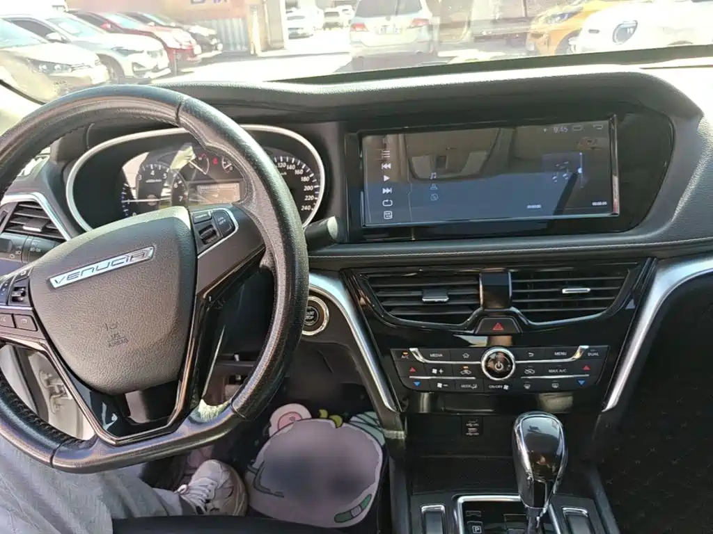 Venucia T90 — миниатюра 10