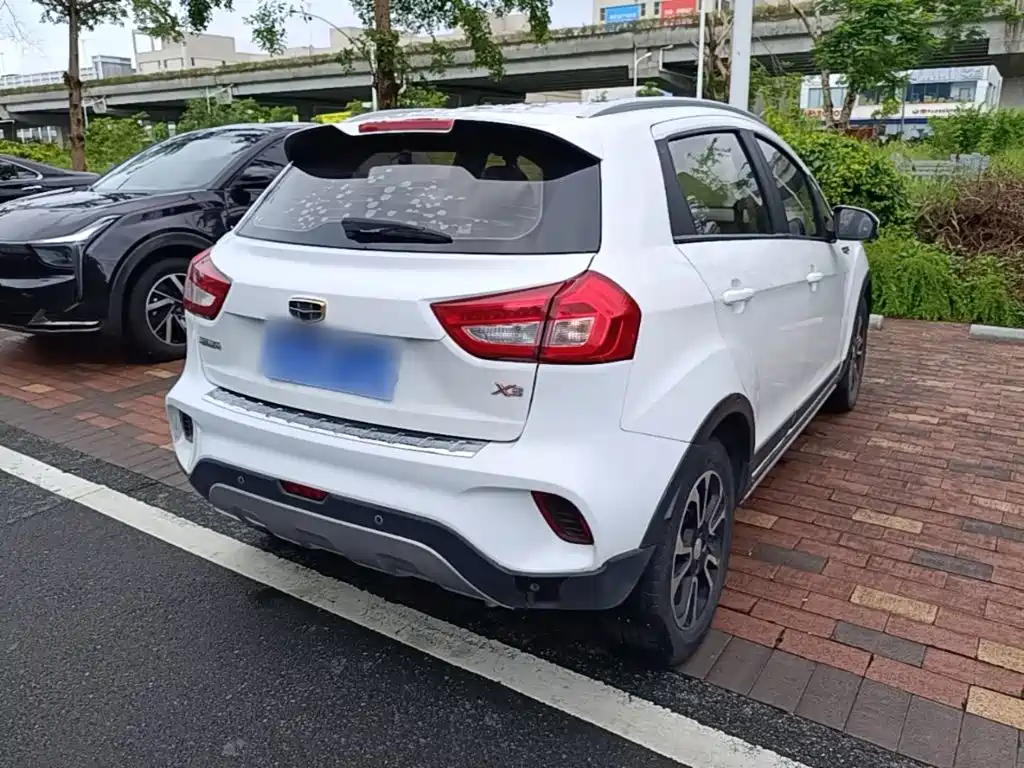 Geely Vision X3 — миниатюра 7