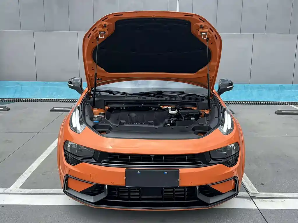 Lynk & Co 02 Hatchback — миниатюра 9
