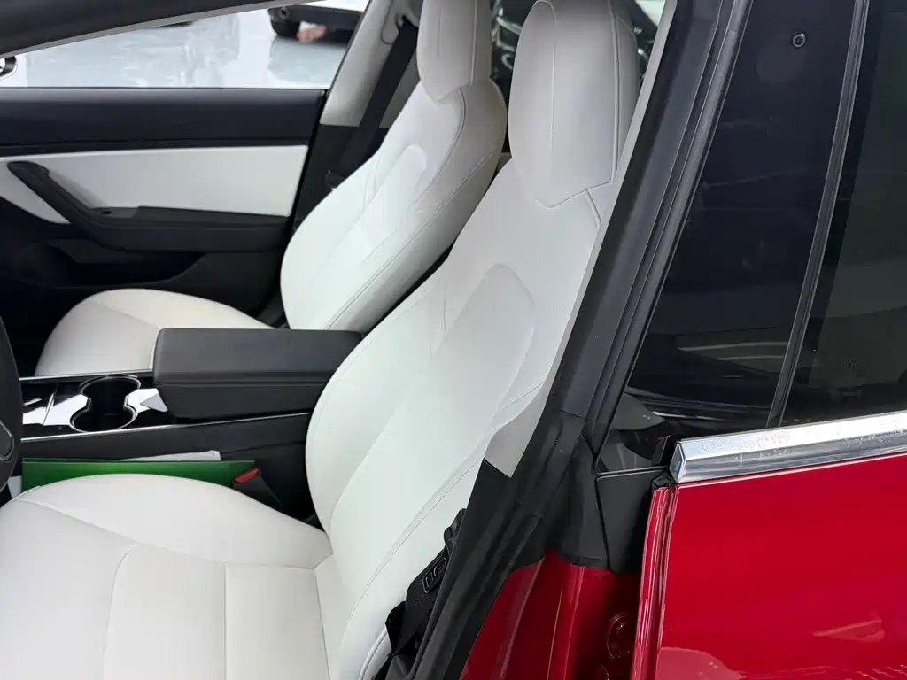 Tesla Model 3 — миниатюра 8
