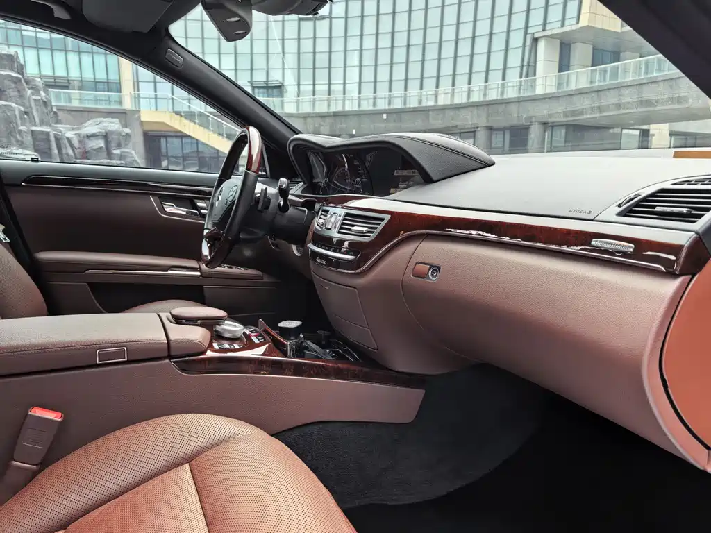 Mercedes-Benz S-Class — миниатюра 7