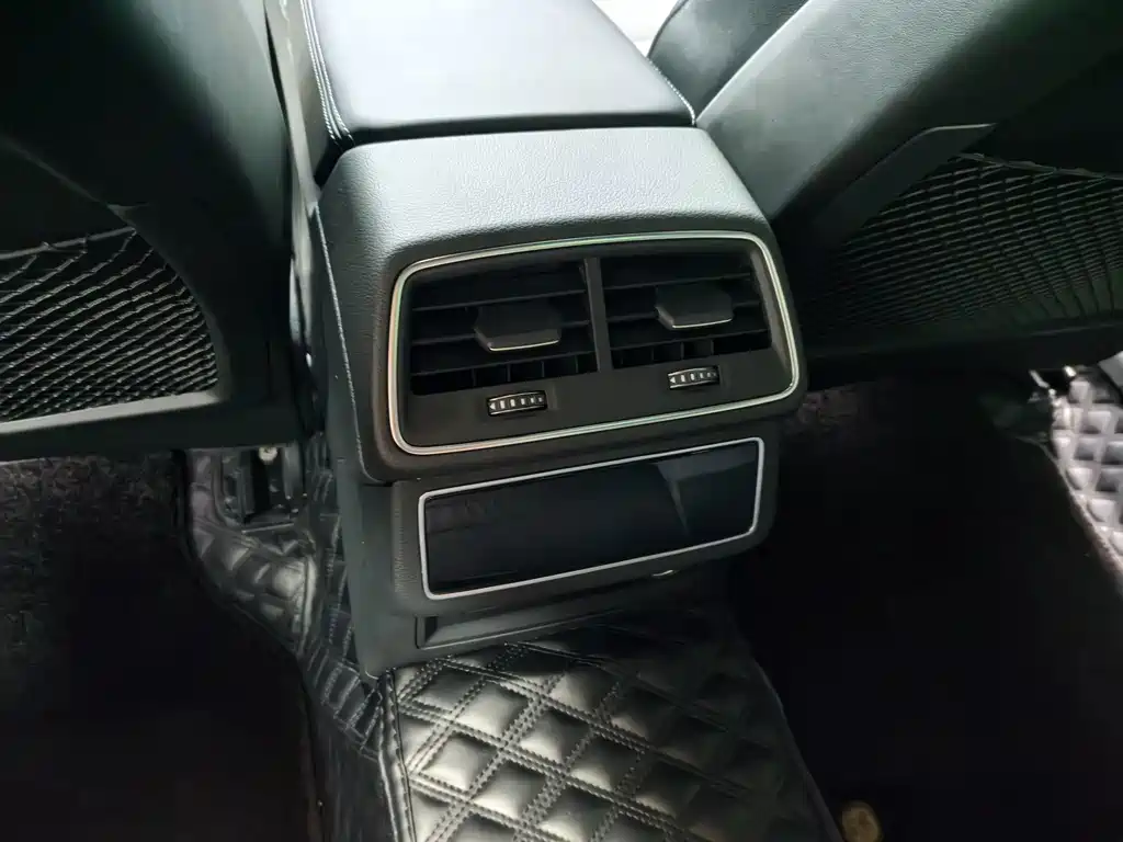 Audi A6L — миниатюра 11