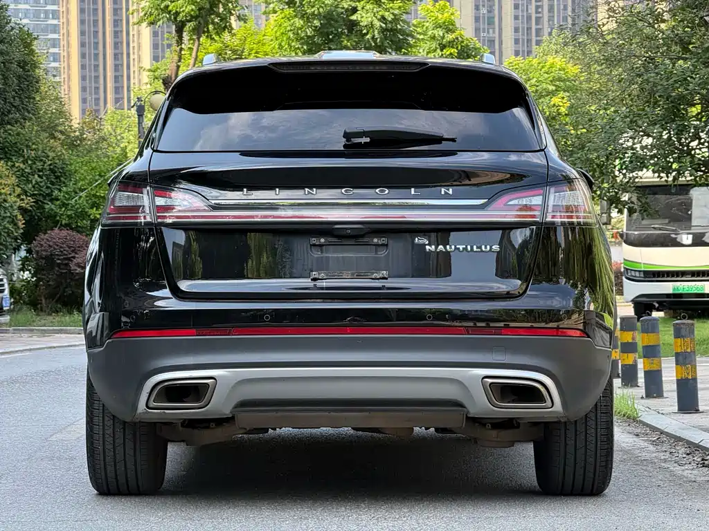 Lincoln Nautilus 2021 2.0T