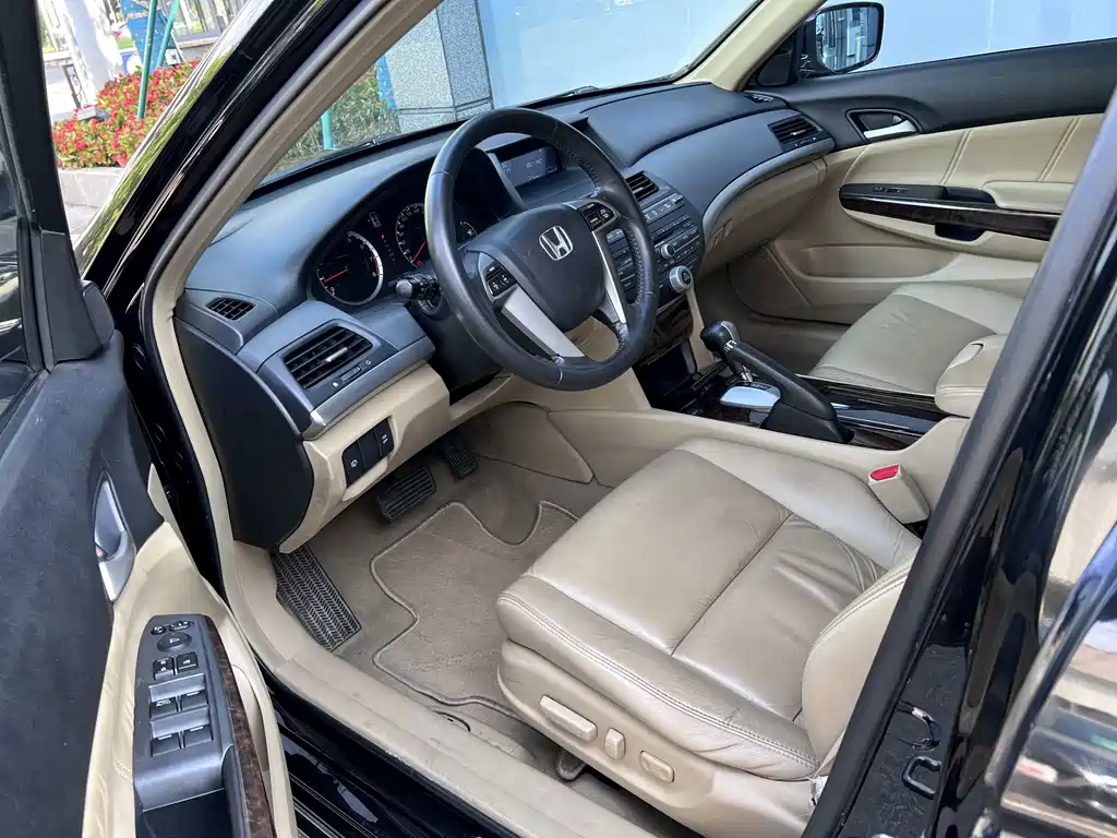 Honda Accord — миниатюра 8