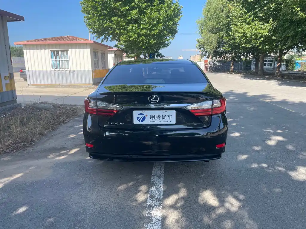 Lexus ES — миниатюра 6