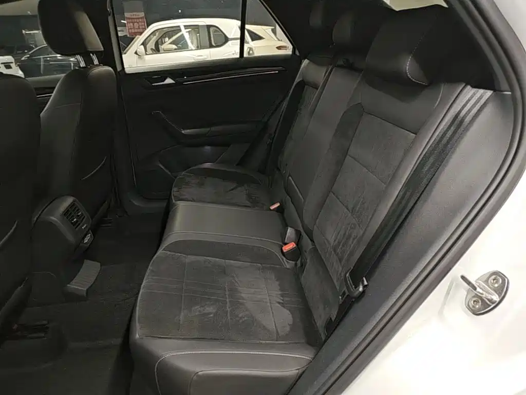 Volkswagen T-Roc — миниатюра 17