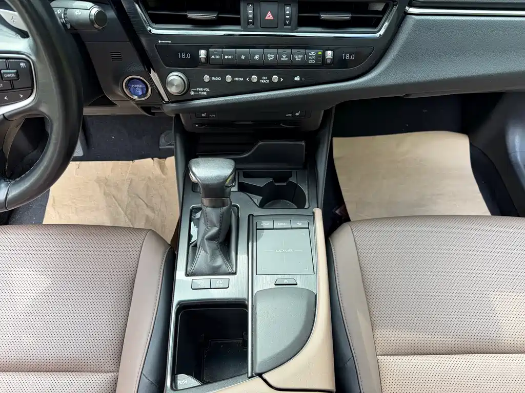 Lexus ES — миниатюра 8