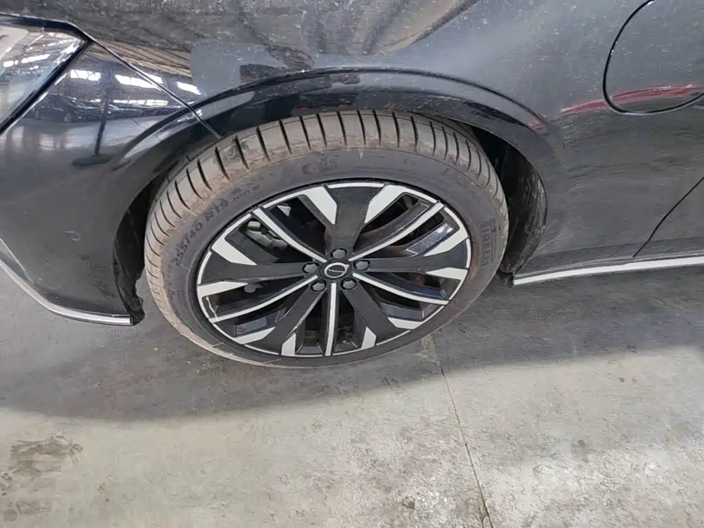 Volvo S90 PHEV — миниатюра 25