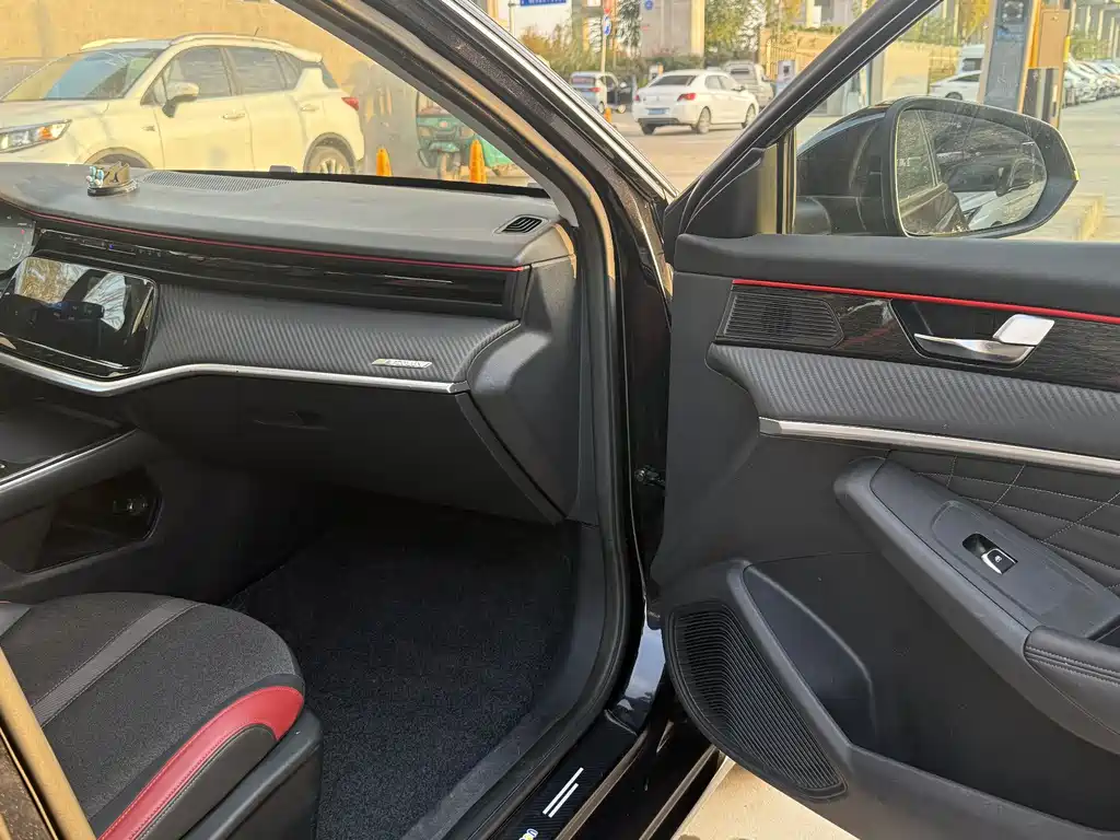 DONGFENG YI HYUN MAX